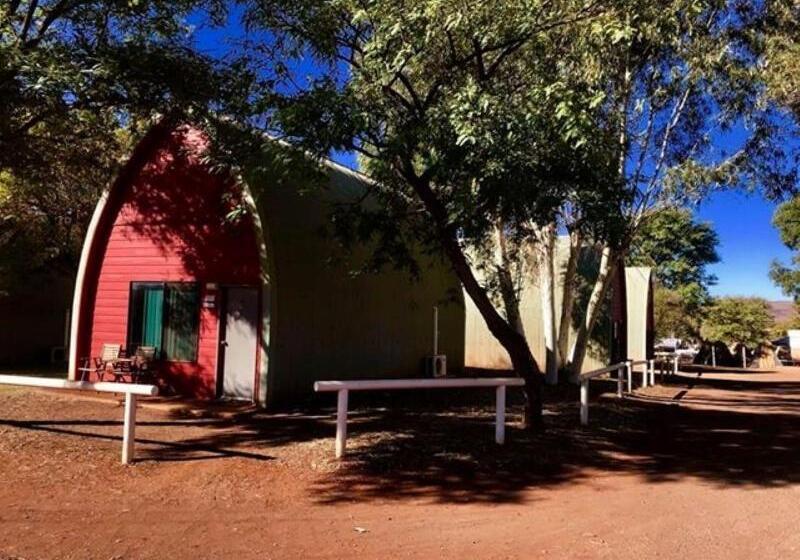 בית מלון כפרי Tom Price Tourist Park