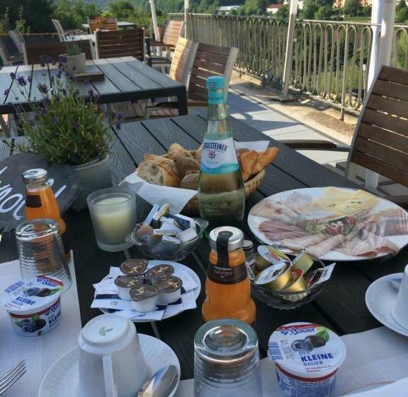 فندق Zur Moselterrasse