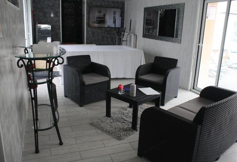 Logis Hotel Chemin Des Dames Le Relais De Fleurette