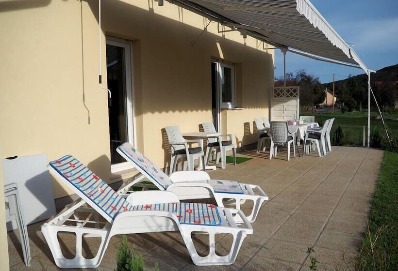 פנסיון Ad Astra House