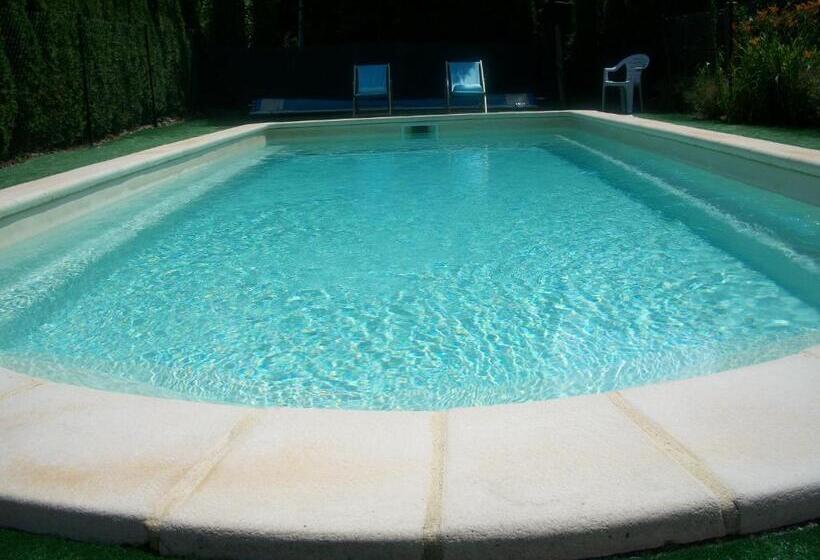 بنسيون Chalet Les Aigles
