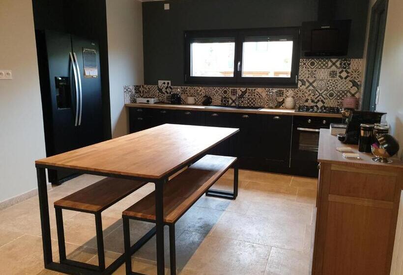 Пансион Cosy Wood House