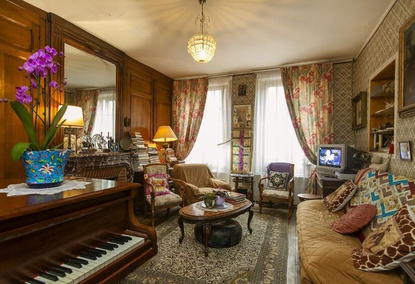 بنسيون Domaine De Montflix