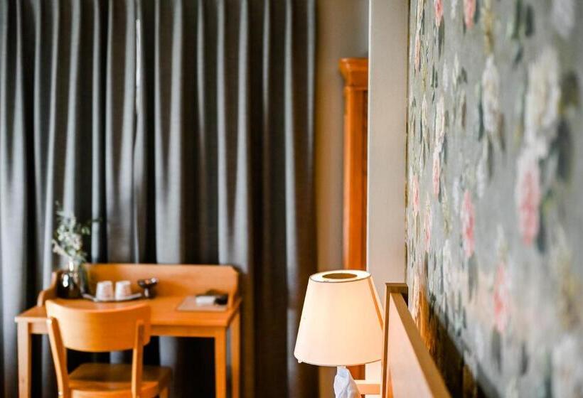 بنسيون Gasthaus Zum Bauernhof