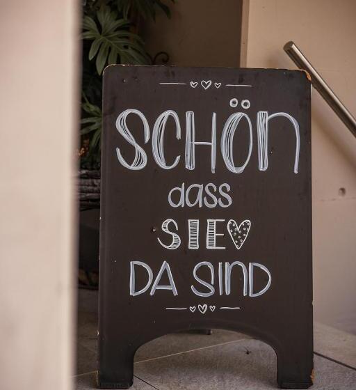 بنسيون Gasthaus Zum Bauernhof