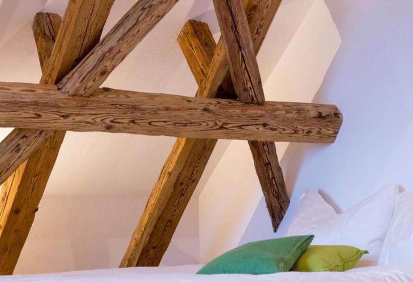 بنسيون Gasthaus Zum Bauernhof