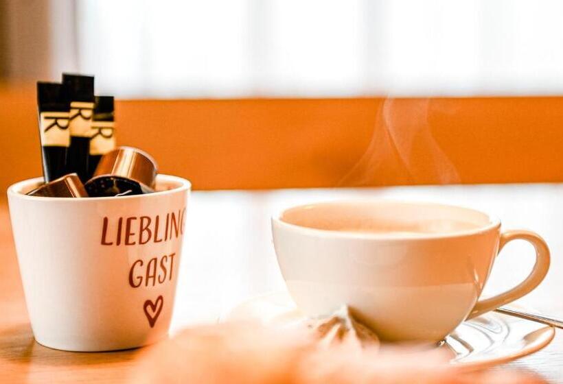 بنسيون Gasthaus Zum Bauernhof