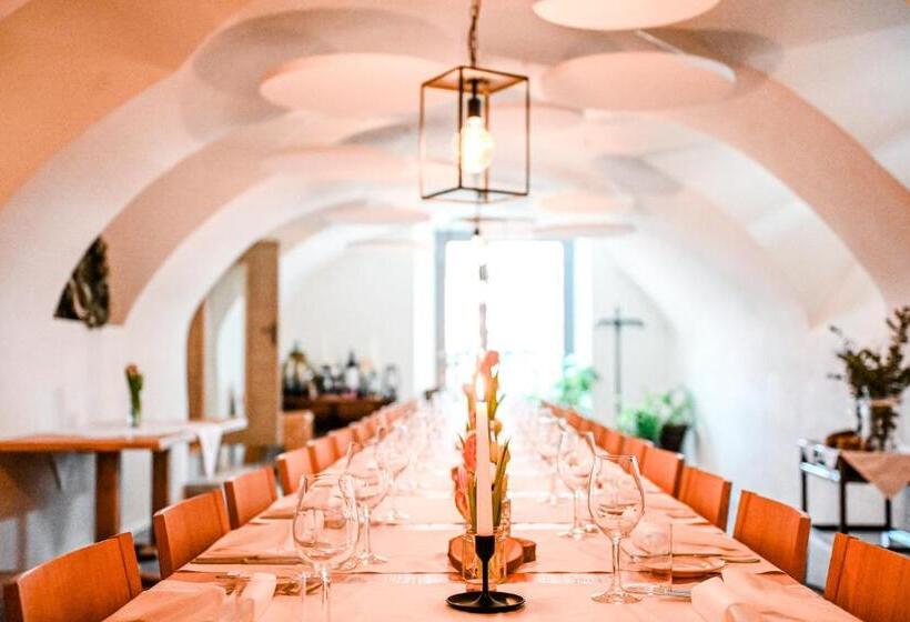 بنسيون Gasthaus Zum Bauernhof