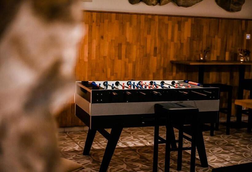 بنسيون Gasthaus Zum Bauernhof