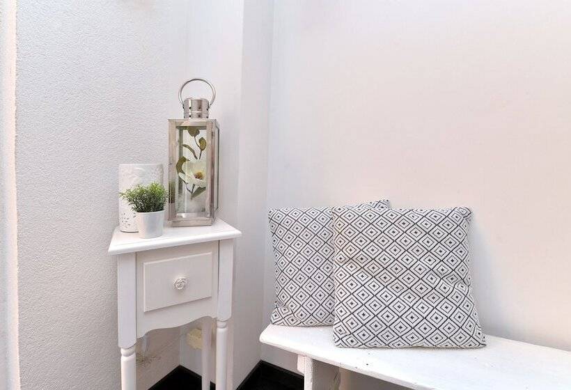 بنسيون La Longère Des Capucines