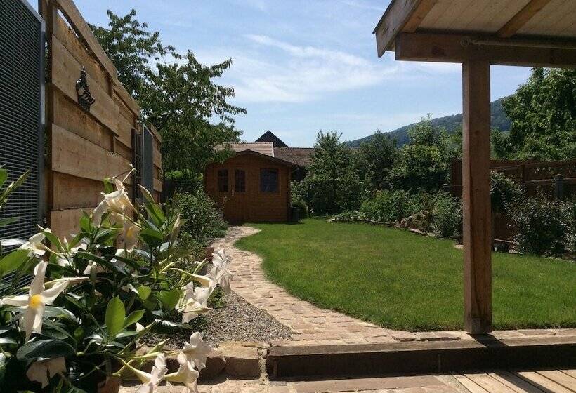 بنسيون La Longère Des Capucines