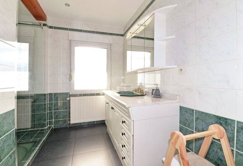 بنسيون La Longère Des Capucines