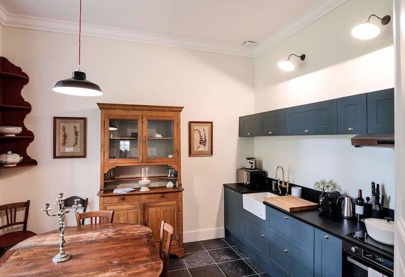 بنسيون La Régie De Courances