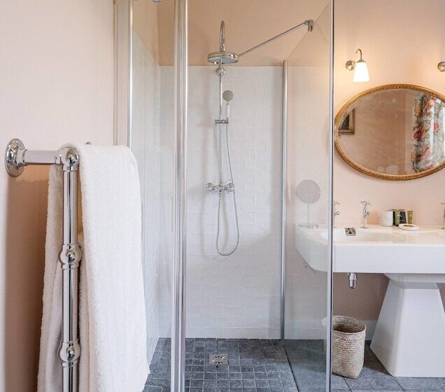 بنسيون La Régie De Courances