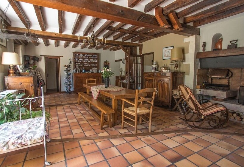 بنسيون Le Moulin De La Follaine