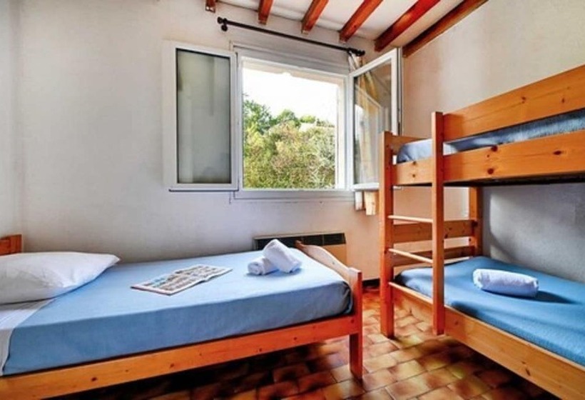 אתר נופש Village Vacances Les Bories