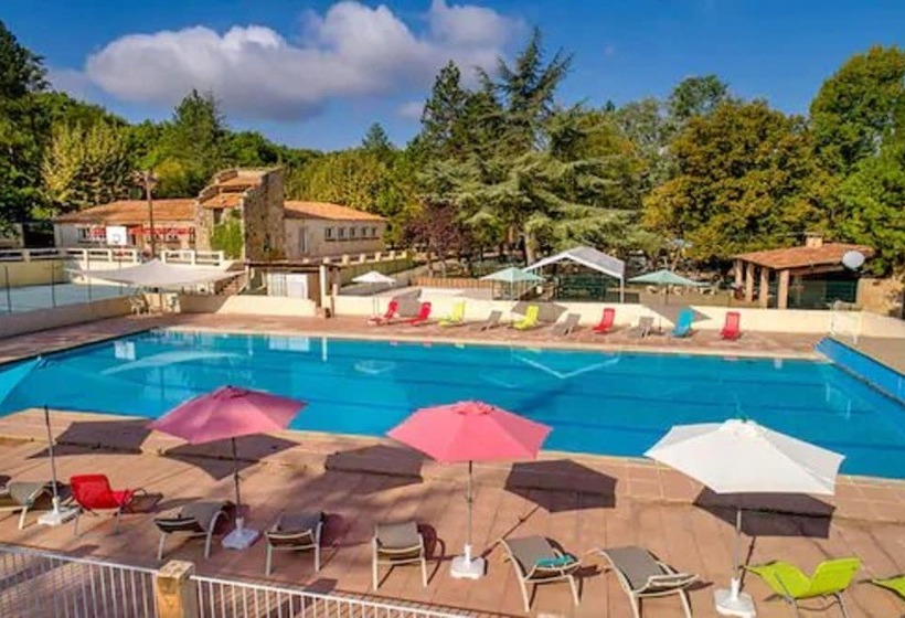 אתר נופש Village Vacances Les Bories