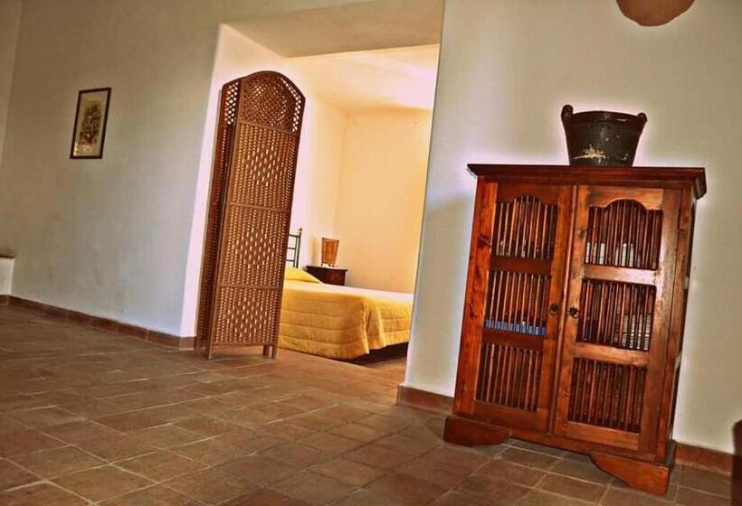 Valle Maira, Agriturismo Nel Parco Dei Nebrodi