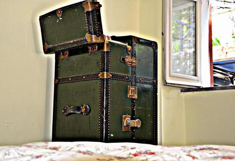 Valle Maira, Agriturismo Nel Parco Dei Nebrodi