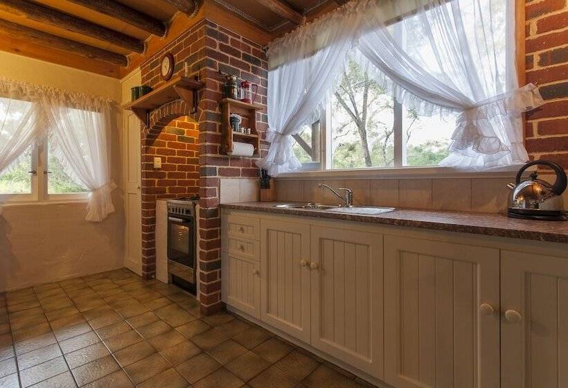 William Bay Cottages