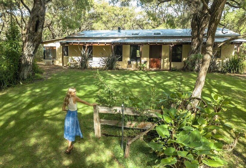 William Bay Cottages