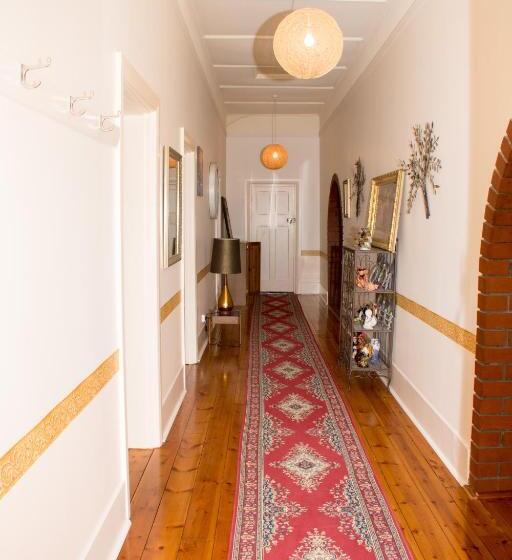 فندق صغير Kimba Travellers  Haven