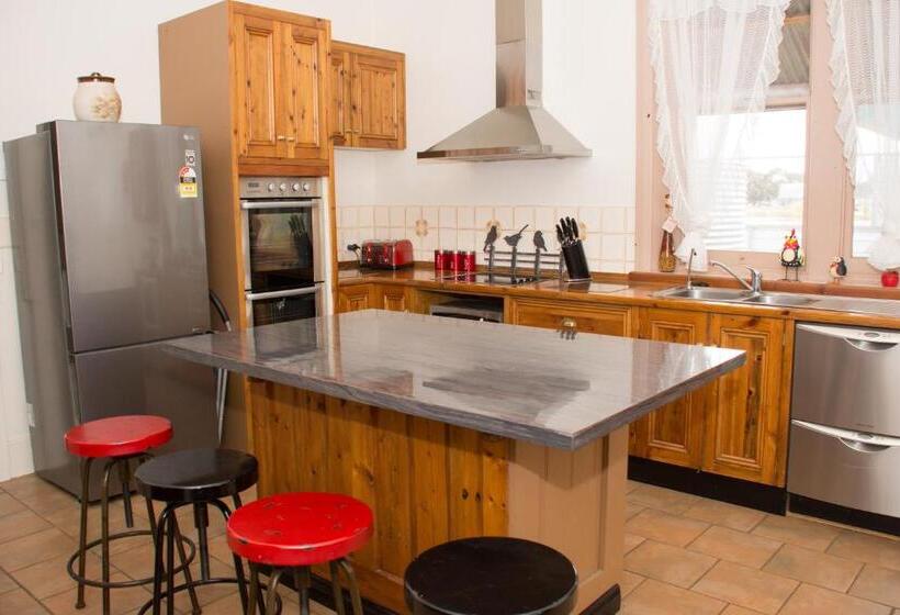 فندق صغير Kimba Travellers  Haven