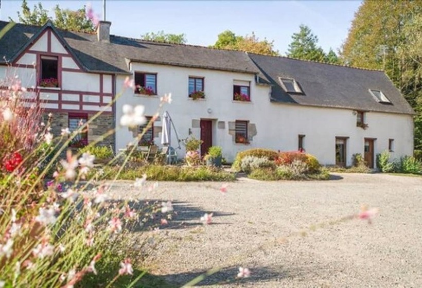 مبيت وإفطار Chambres D'hotes La Ferme De Bizoin