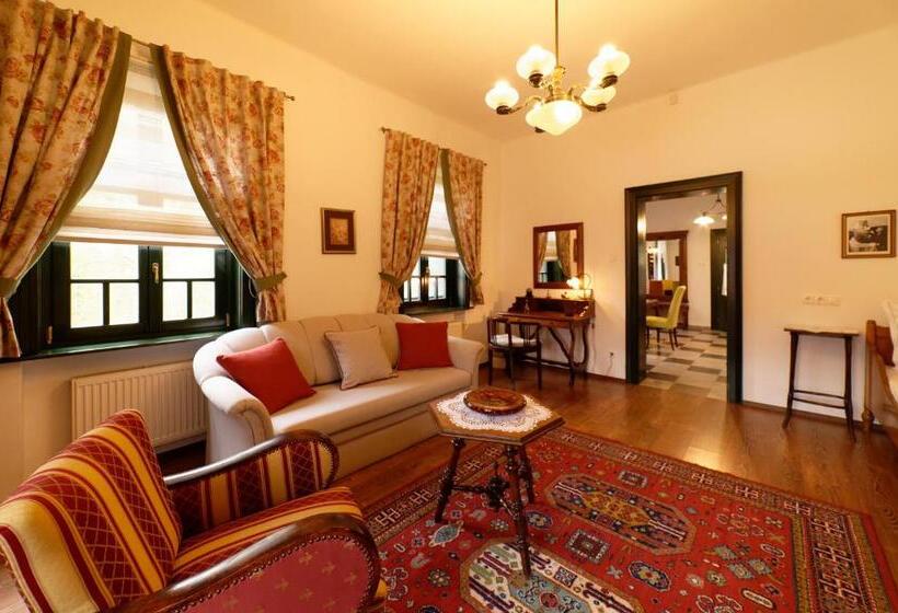 مبيت وإفطار Kosbor Panzió