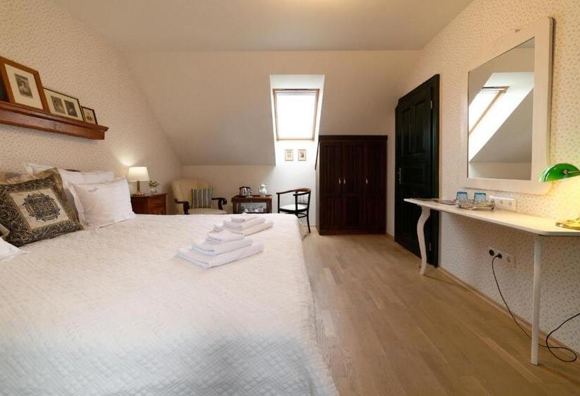 مبيت وإفطار Kosbor Panzió