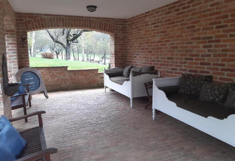 مبيت وإفطار Kosbor Panzió