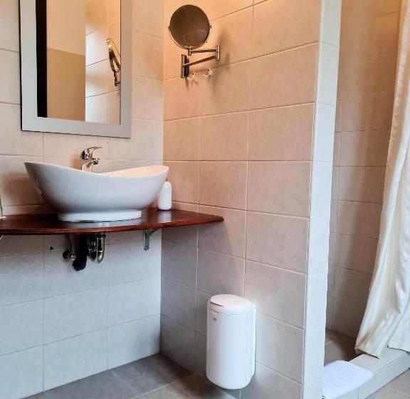 مبيت وإفطار Kosbor Panzió