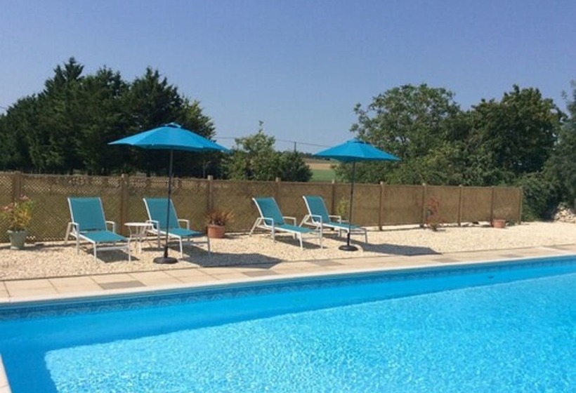 Bed and Breakfast La Maison Du Poirier