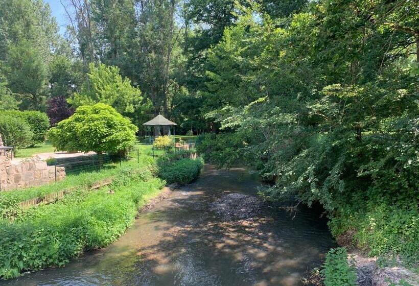 مبيت وإفطار Le Moulin Bleu