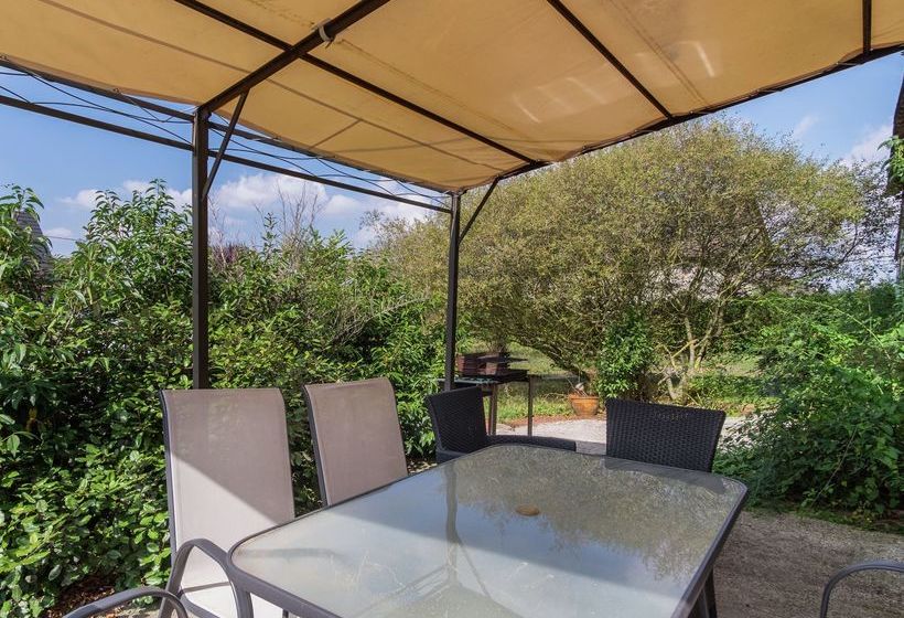 Cottage In An Old Remote Farmhouse Near Chã¢teauroux