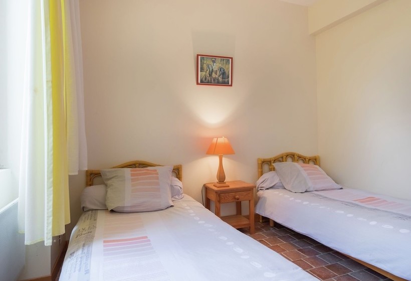 Cottage In An Old Remote Farmhouse Near Chã¢teauroux