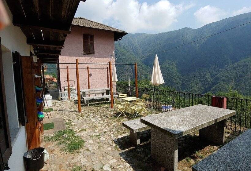 פונדק Ostello Val Grande