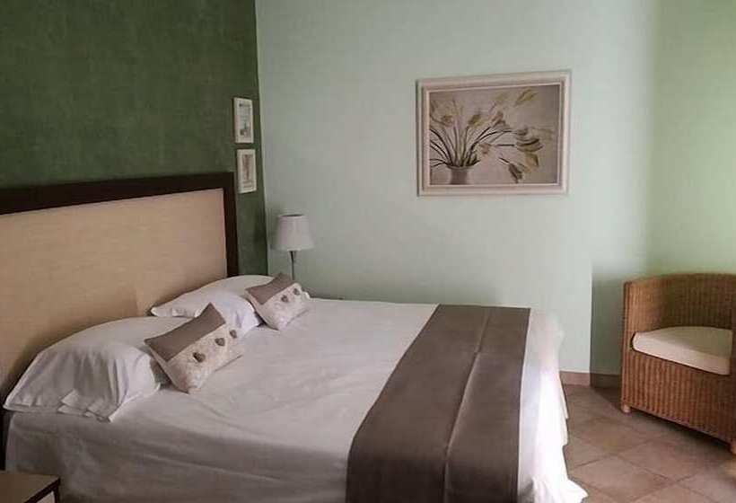 فندق فئة نجمة واحدة Villa Santa Giusta