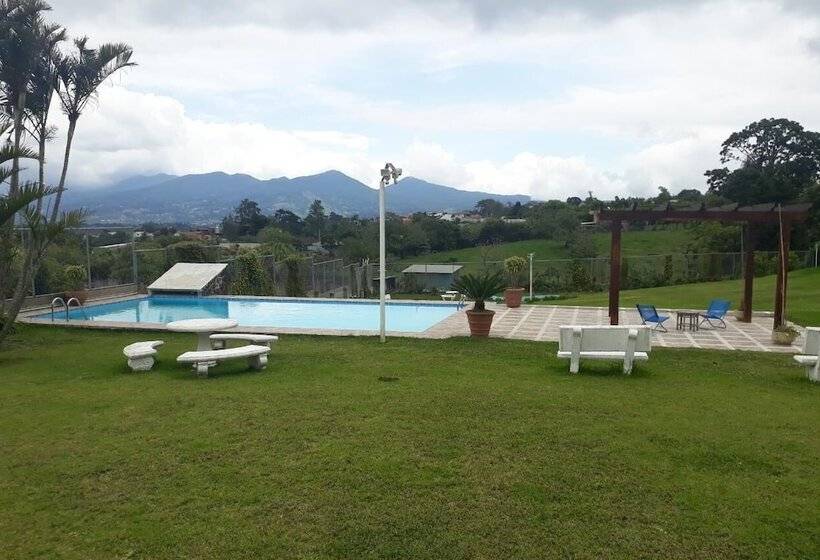 בית מלון כפרי Ananta Wellness & Retreat