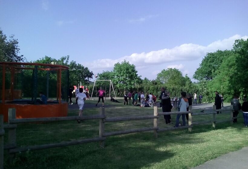 בית מלון כפרי Camping De Kernéjeune