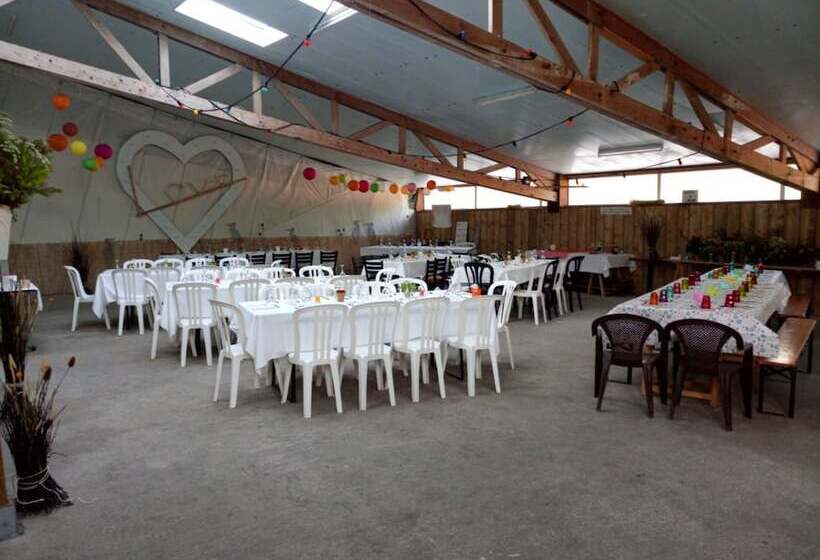 בית מלון כפרי Camping De Kernéjeune