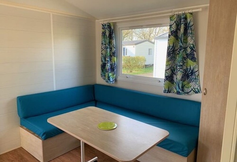 בית מלון כפרי Team Holiday   Camping Du Petit Pont