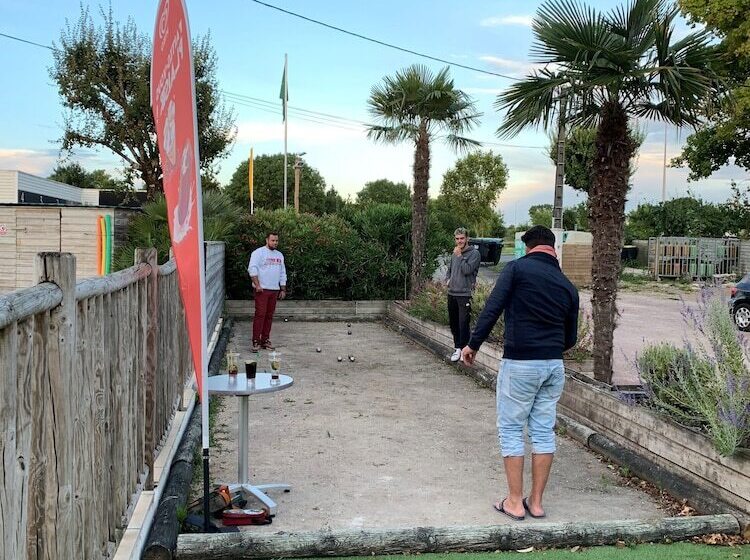 בית מלון כפרי Team Holiday   Camping Du Petit Pont