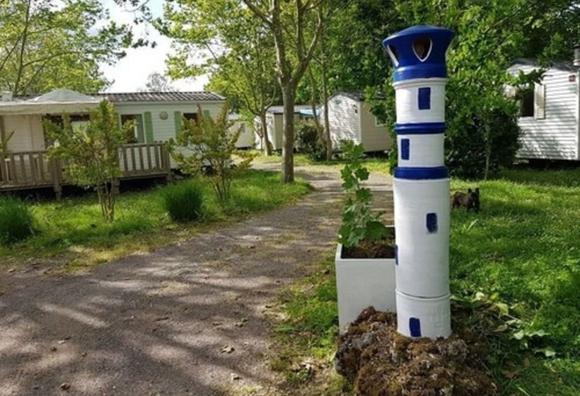 בית מלון כפרי Team Holiday   Camping Du Petit Pont