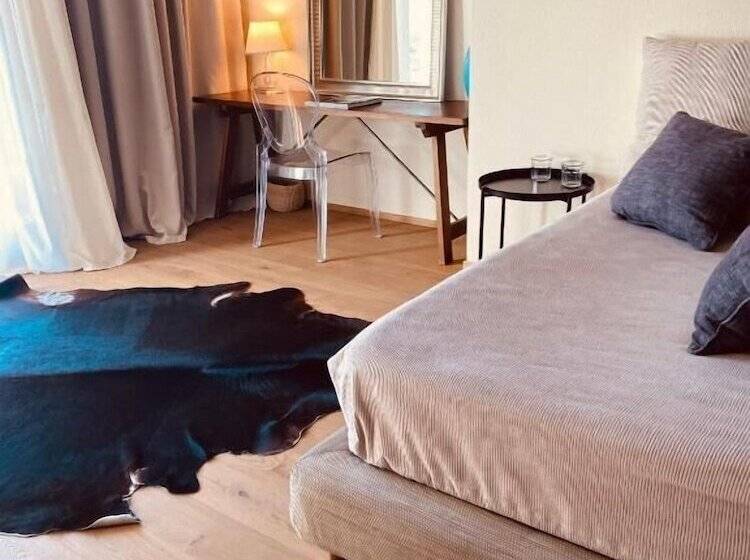 בית מלון כפרי De L'ours Preles