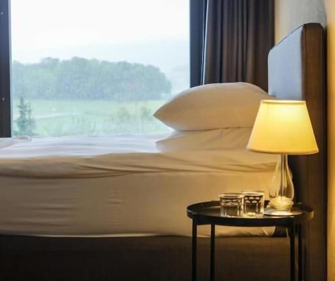 בית מלון כפרי De L'ours Preles