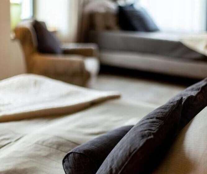 בית מלון כפרי De L'ours Preles