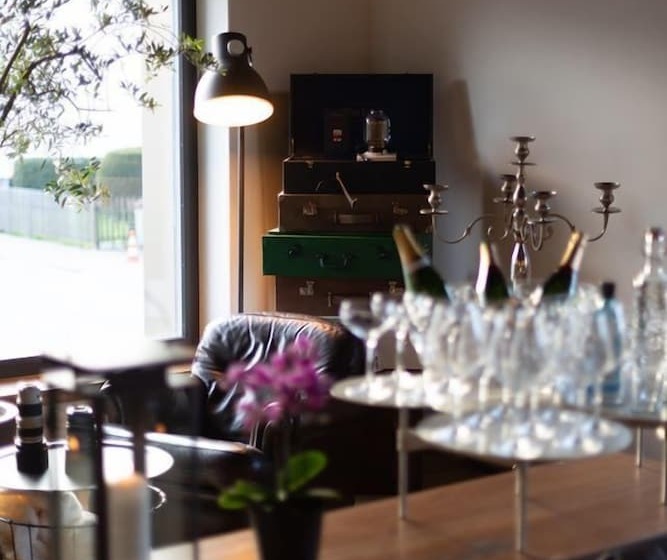 בית מלון כפרי De L'ours Preles