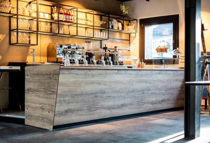 בית מלון כפרי De L'ours Preles