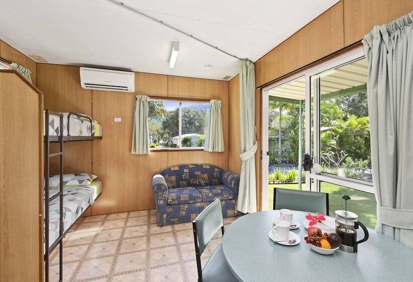 בית מלון כפרי Diamond Waters Caravan Park